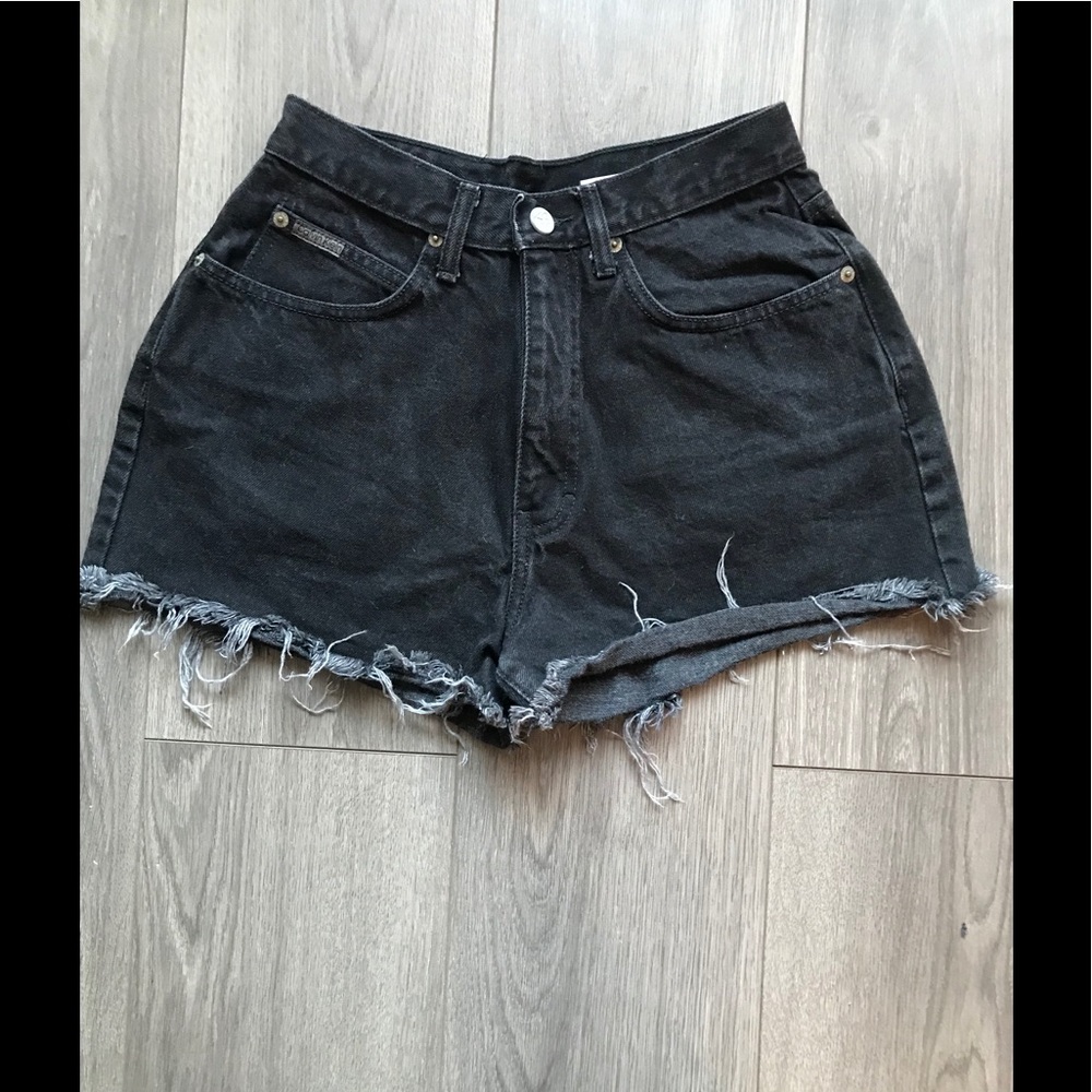 Vintage 90s Calvin Klein Shorts - Picture 2 of 6